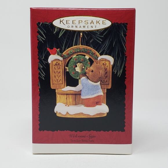 1996 Hallmark Welcome Sign Handcrafted Keepsake Holiday Christmas Ornament. - Picture 1 of 6